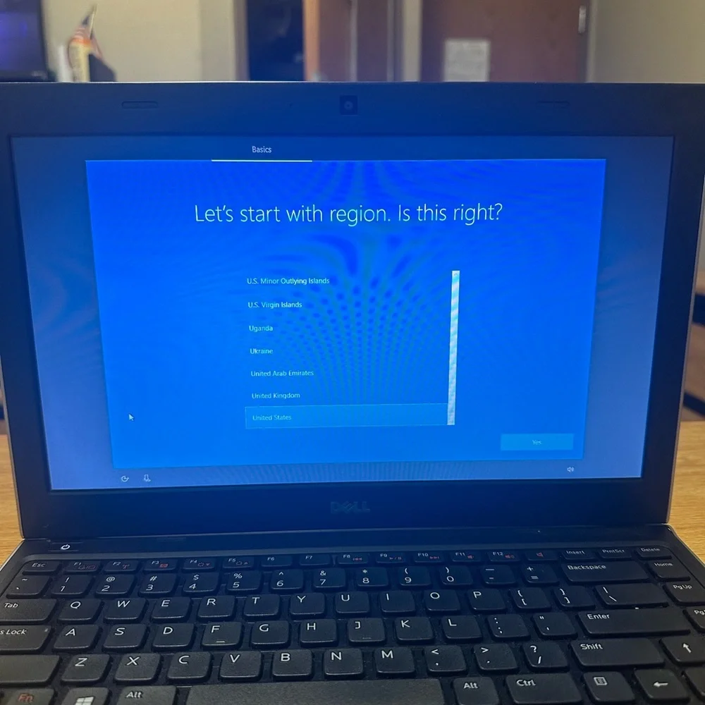 Dell Latitude 3330